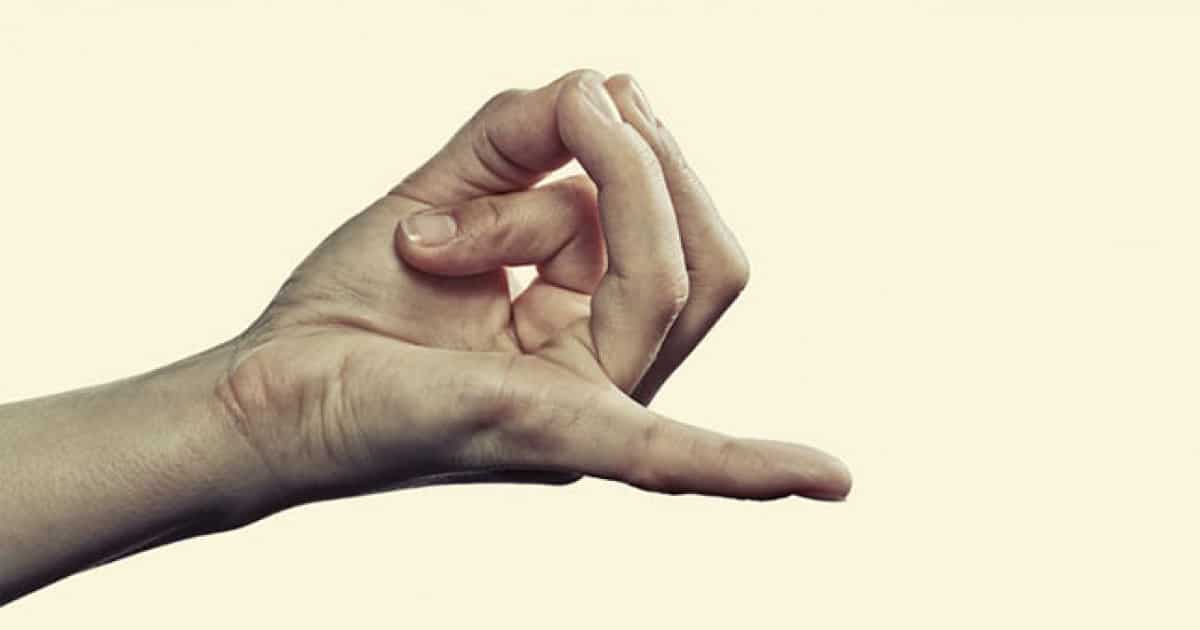 Pratique de mudra avec les mains