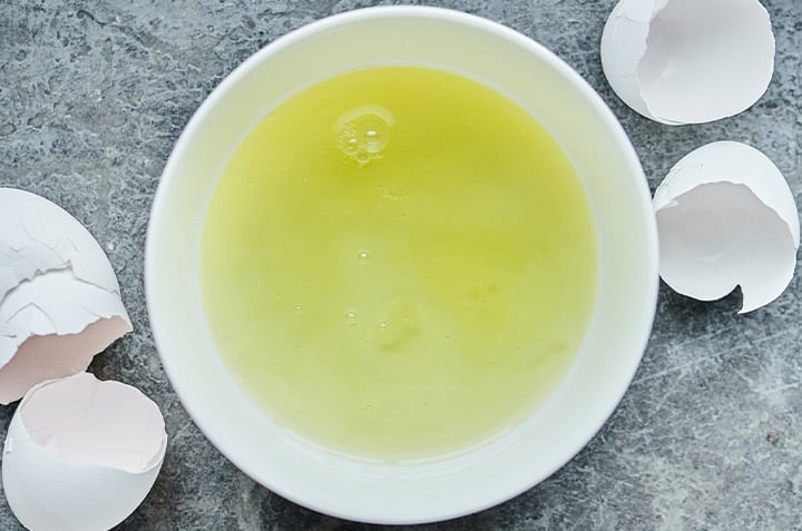 Blanc d'œuf battu pour soin visage