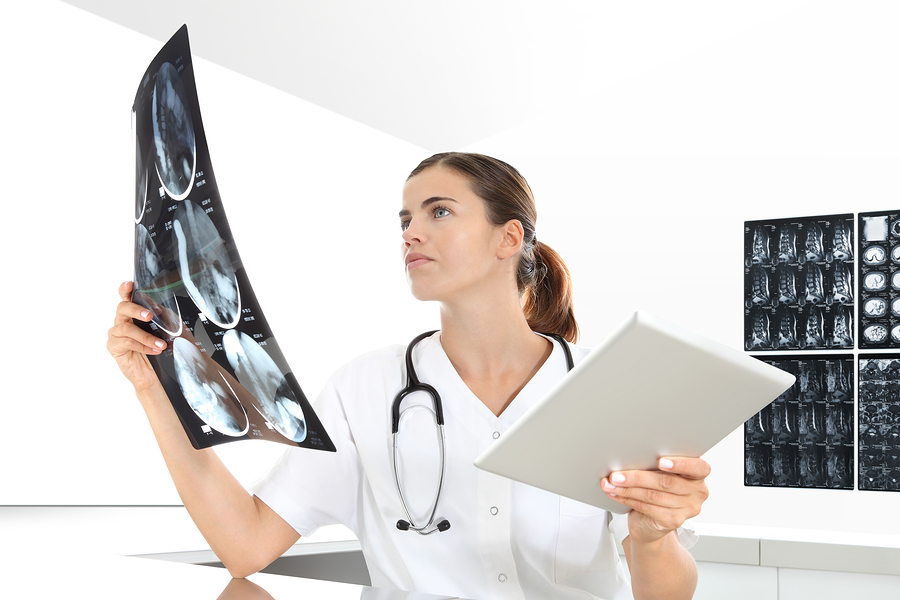 Examen médical en laboratoire