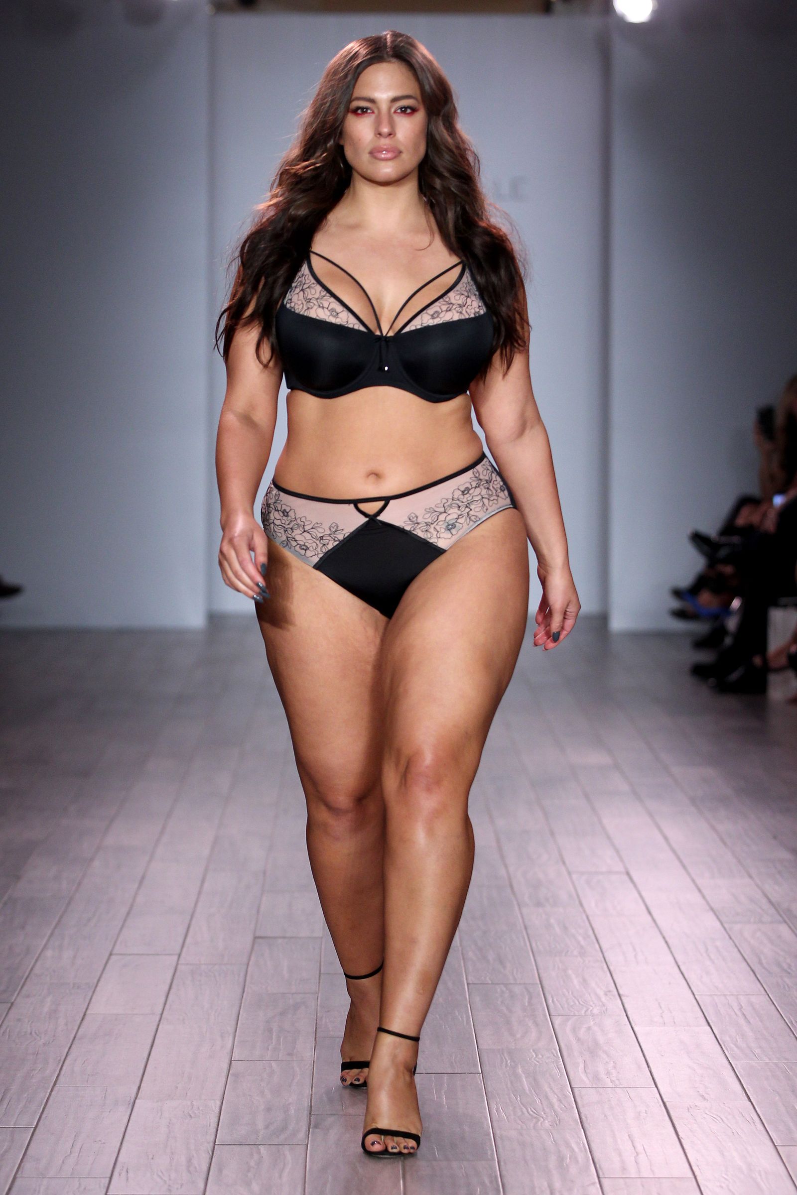 Ashley Graham en séance photo