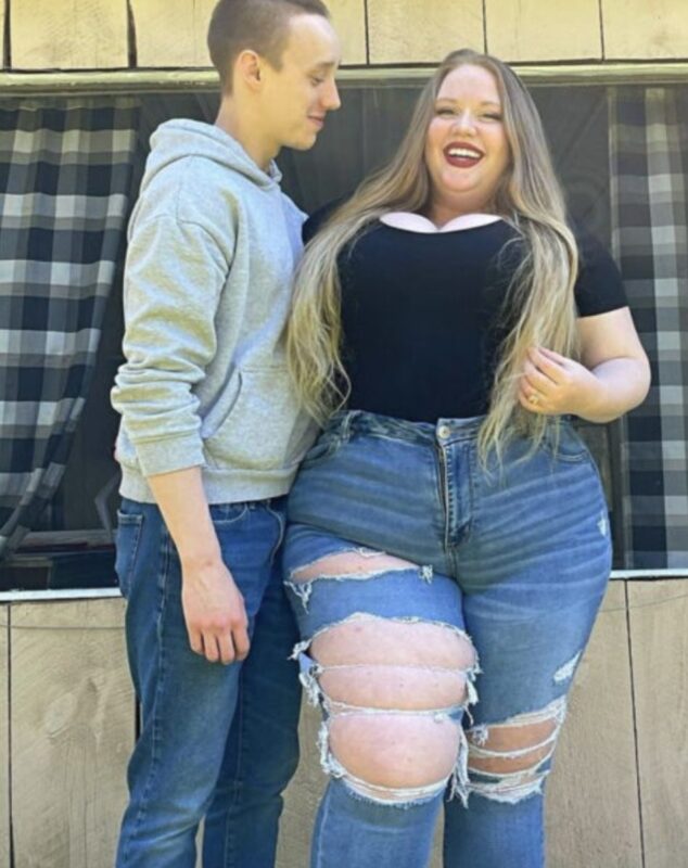 Camille et Léo main dans la main