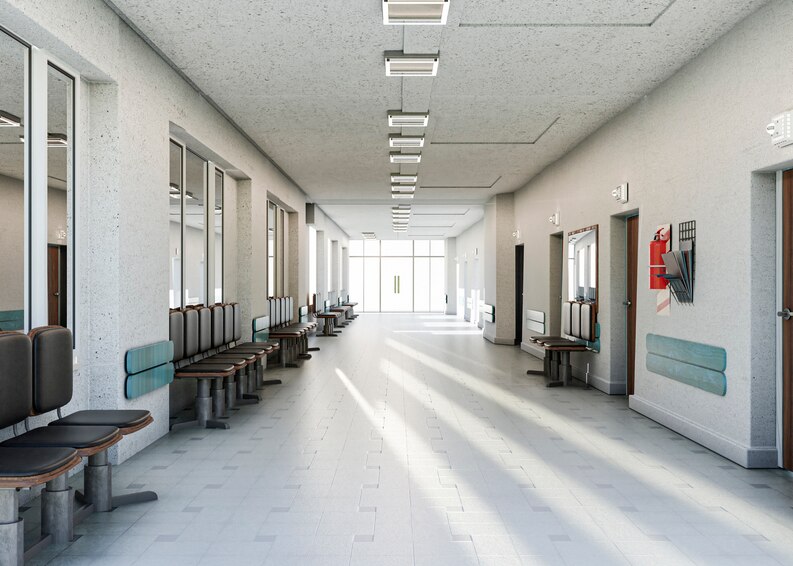 Couloir d'hôpital au petit matin