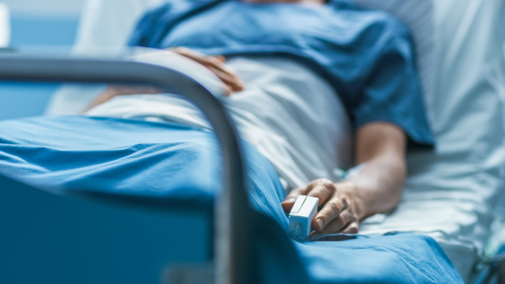 Homme hospitalisé après un arrêt cardiaque