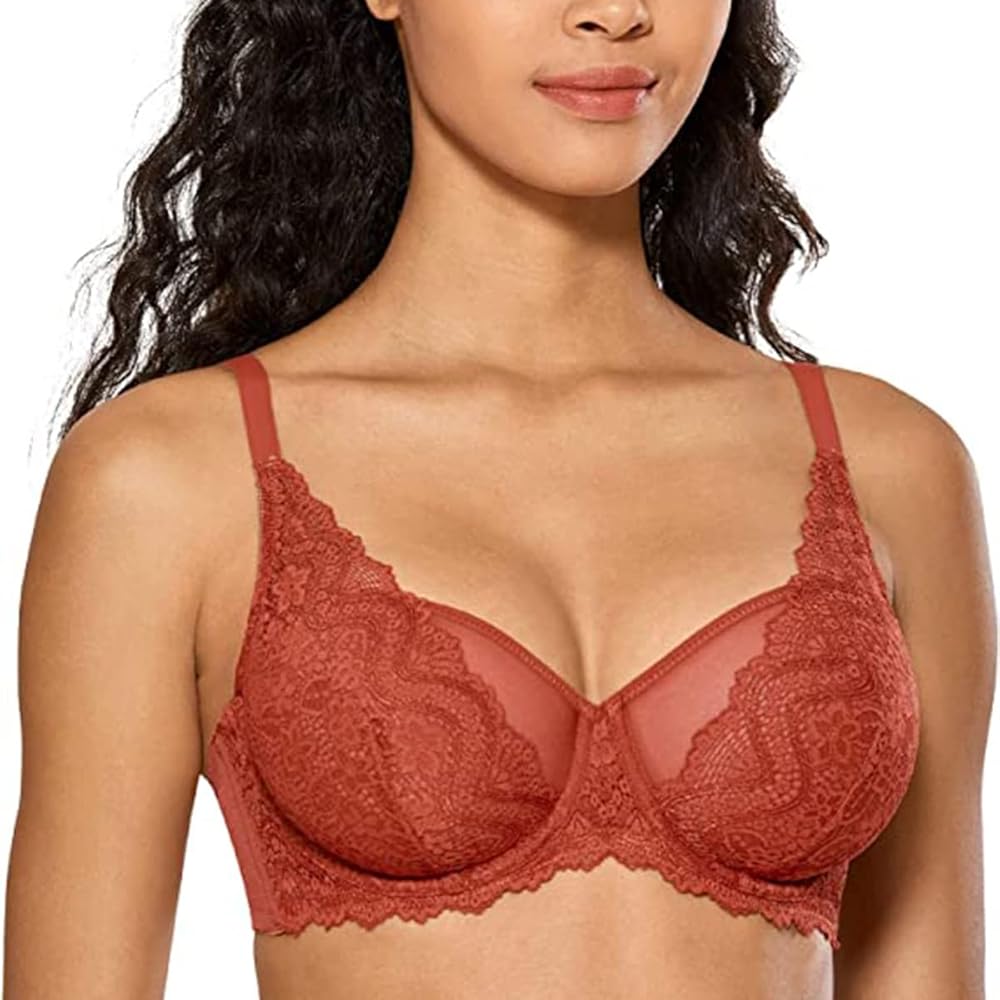 Lingerie noire visible sous blanc