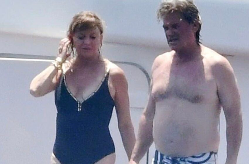 Goldie Hawn et Kurt Russell jeunes pendant le tournage