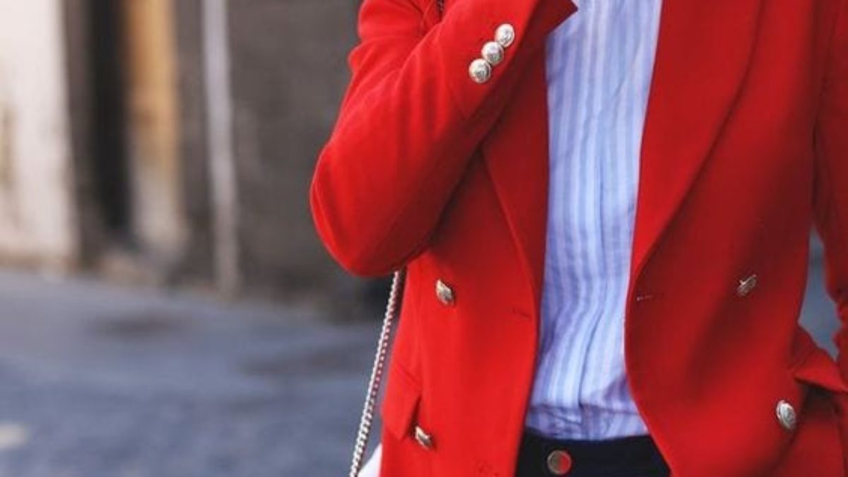 Comment porter la couleur rouge blazer