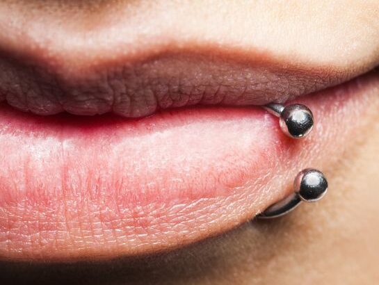 Piercing oral discret et raffiné