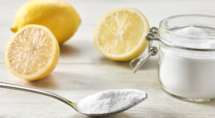 Nettoyage de bijoux avec citron et bicarbonate