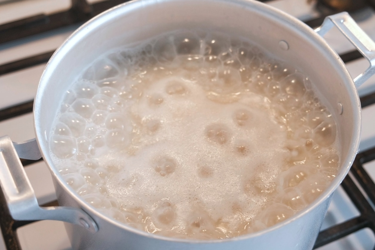 Eau de cuisson du riz utilisée en soin beauté