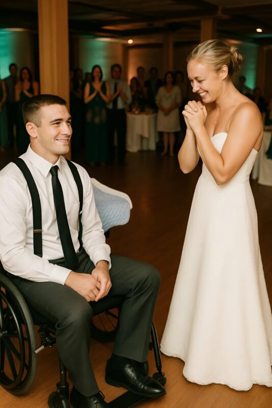 Mariage, femme en robe blanche souriante