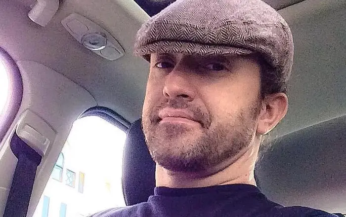 Chad Groeschen, sculpteur victime d'une infection oculaire