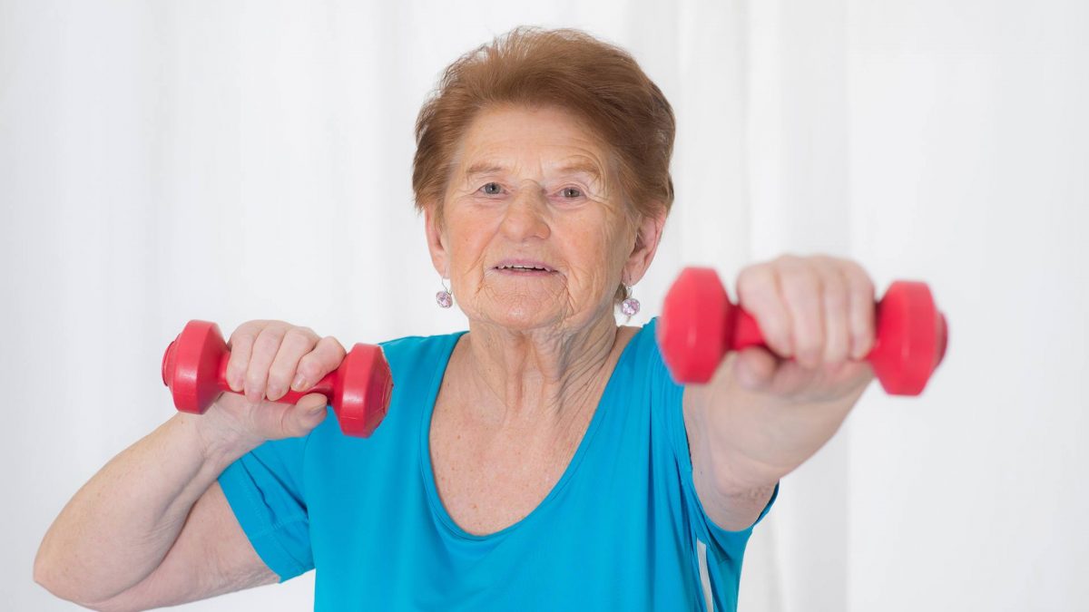 Exercices physiques adaptés pour lutter contre la sarcopénie