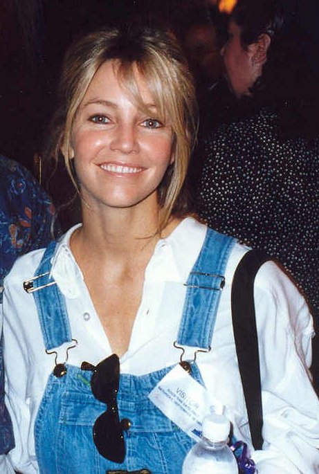 Heather Locklear en 1993, rayonnante et sophistiquée
