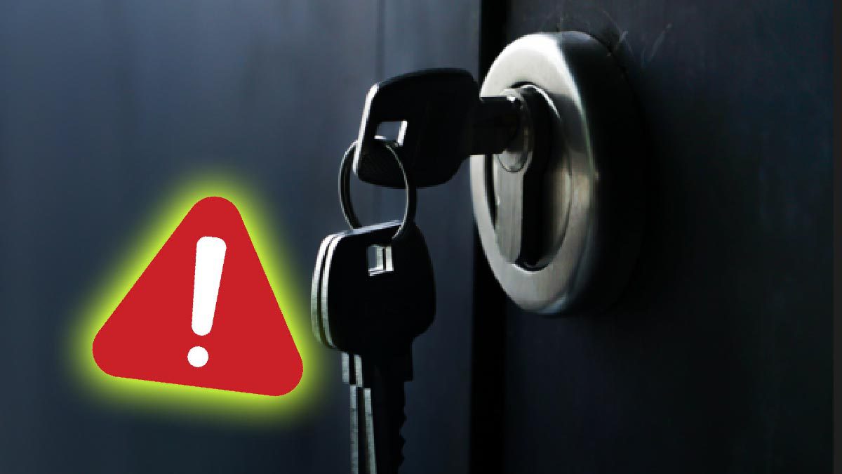 Clé droite dans une serrure de porte d'entrée