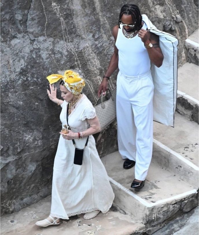 Madonna affichant une attitude confiante