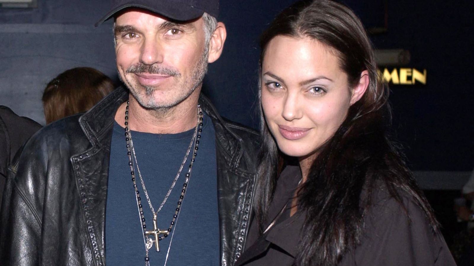 Portraits contrastés de Billy Bob Thornton et Angelina Jolie illustrant leurs différences