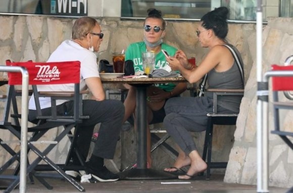 La mère d'Alena Kaverina s'exprime calmement