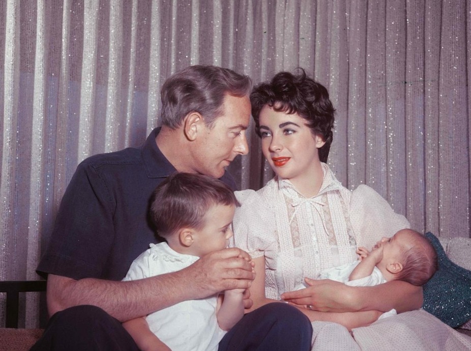 Photo d'Elizabeth Taylor et Michael Wilding Jr. enfant