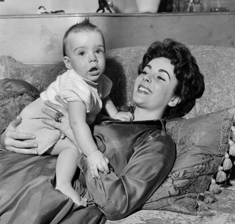 Elizabeth Taylor et son fils Michael en tendre complicité